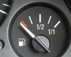 Mẹo nhỏ giúp tiết kiệm nhiên liệu khi lái xe